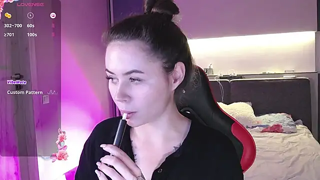 Snapshot of AlmaryKim chatting on 01.10.25 AlmaryKim online show from 01.10.25