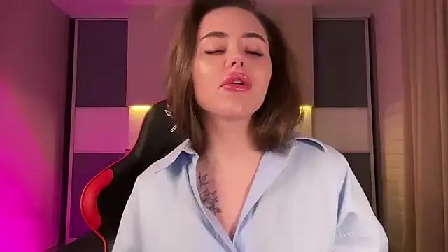 Snapshot of AlmaryKim chatting on 01.28.25 AlmaryKim online show from 01.28.25