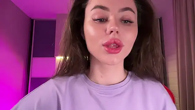 Snapshot of AlmaryKim chatting on 02.07.25 AlmaryKim online show from 02.07.25