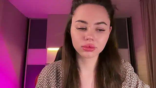 Snapshot of AlmaryKim chatting on 02.10.25 AlmaryKim online show from 02.10.25