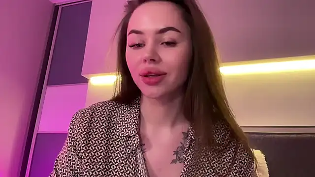 Snapshot of AlmaryKim chatting on 02.10.25 AlmaryKim online show from 02.10.25