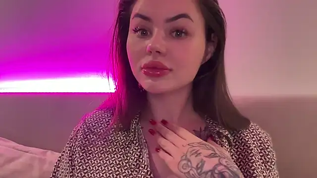 Snapshot of AlmaryKim chatting on 09.19.25 AlmaryKim online show from 09.19.25