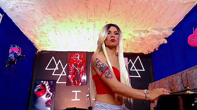 Fersexy Dolls online show from 10.29.25