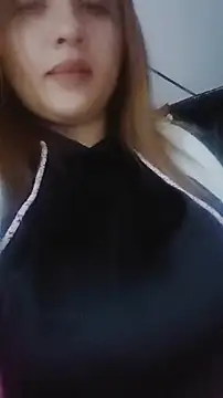 EvelynVega0 online show from 11.16.25