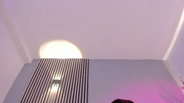 Xiomara Stwart online show from 12.18.25