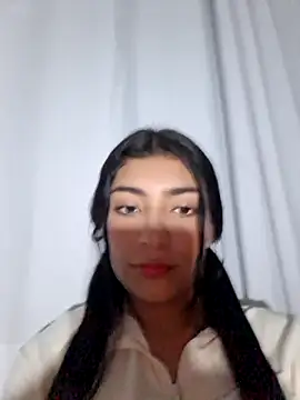 Snapshot of Sweed-virgin-pussy chatting on 05.18.26 Sweed-virgin-pussy online show from 05.18.26