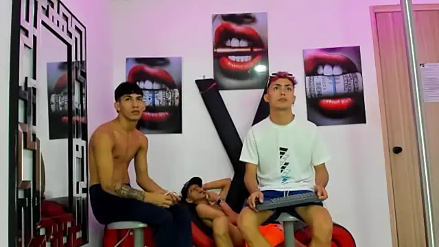 VERY HOT GUYS online show from 11.01.25