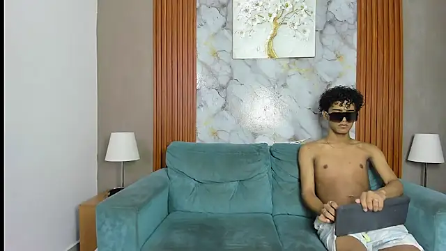 VERY HOT GUYS online show from 05.29.26