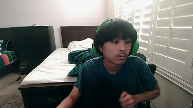 youngasianboy2007 online show from 12.16.25