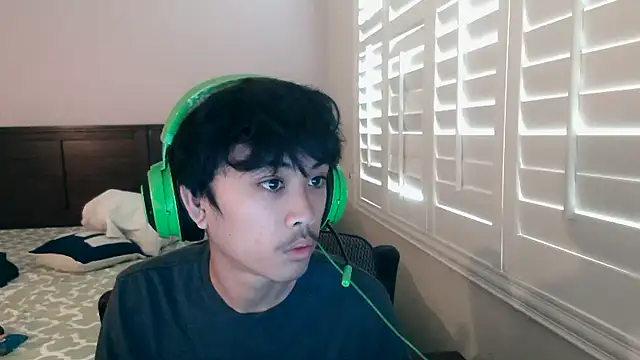 youngasianboy2007 online show from 04.13.26