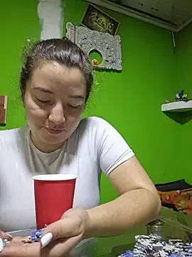 annyaparis online show from 10.29.25