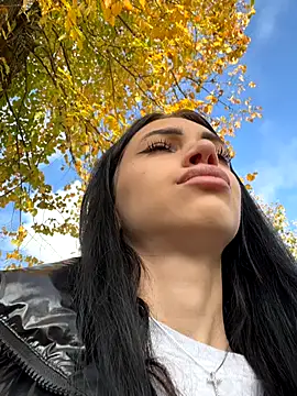 Snapshot of ilariea_girl chatting on 10.15.25 ilariea girl online show from 10.15.25