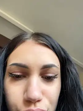 Snapshot of ilariea_girl chatting on 10.16.25 ilariea girl online show from 10.16.25