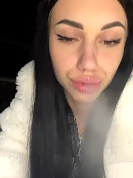 Snapshot of ilariea_girl chatting on 10.20.25 ilariea girl online show from 10.20.25