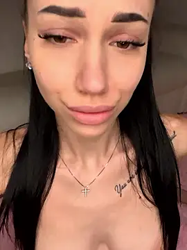 Snapshot of ilariea_girl chatting on 01.13.26 ilariea girl online show from 01.13.26