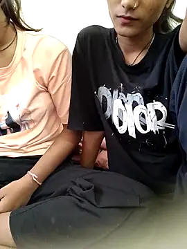 Unique girls90 online show from 12.17.25