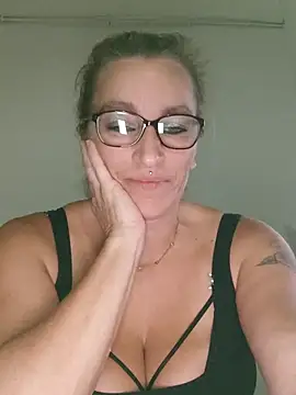 Fifi83Bell online show from 10.03.25