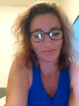 Fifi83Bell online show from 10.11.25