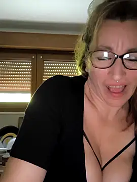 Fifi83Bell online show from 03.07.26