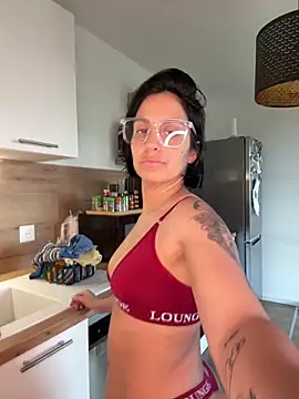 LaPetiteKim online show from 02.23.26