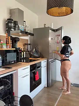 Snapshot of LaPetiteKim chatting on 03.12.26 LaPetiteKim online show from 03.12.26