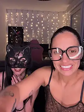 Snapshot of LaPetiteKim chatting on 03.25.26 LaPetiteKim online show from 03.25.26