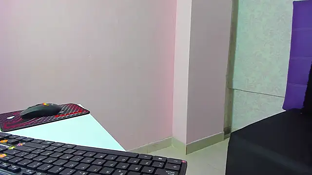 LeaMoreau22 online show from 11.02.25