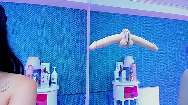 LeaMoreau22 online show from 02.05.26