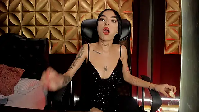 scarlettvelvet  online show from 12.04.25