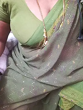 Snapshot of Tamil_Ammani chatting on 04.30.26 Tamil Ammani online show from 04.30.26