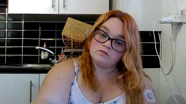 Snapshot of Curvy-AmyX chatting on 10.07.25 Curvy-AmyX online show from 10.07.25