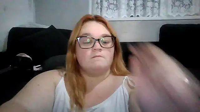 Snapshot of Curvy-AmyX chatting on 10.11.25 Curvy-AmyX online show from 10.11.25