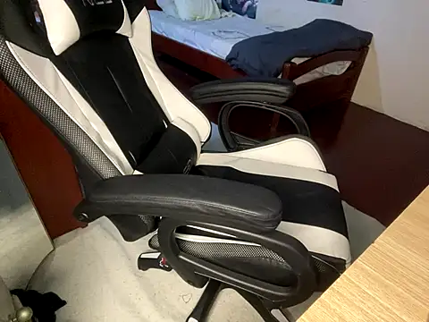 oppaboy online show from 10.31.25