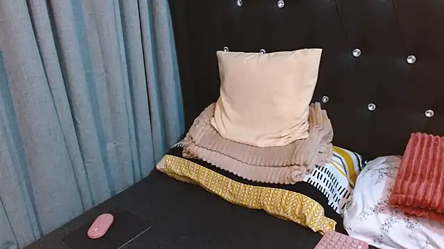 JayKarLo online show from 10.24.25