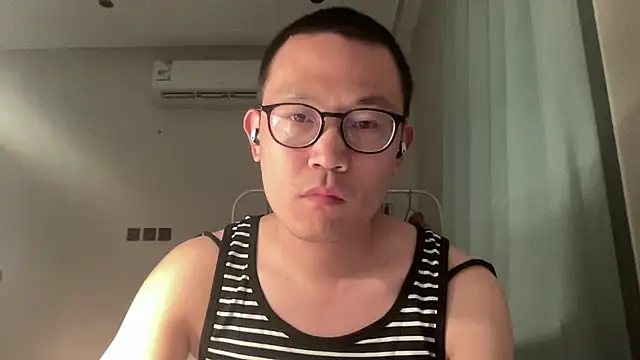 Snapshot of yewuzhibb chatting on 10.02.25 yewuzhibb online show from 10.02.25