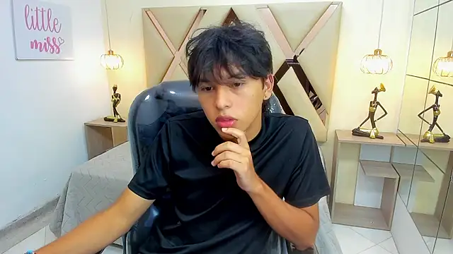 StiwenTwink online show from 02.12.26