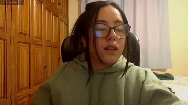 Venus cat  online show from 12.14.25