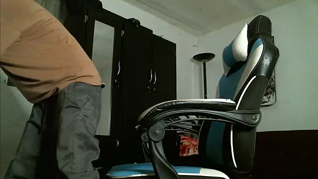 Dickie Dicking online show from 10.10.25