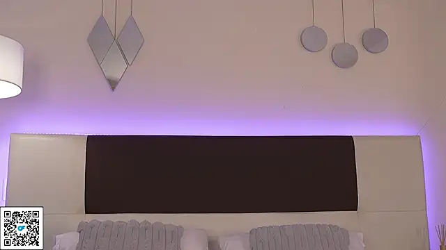 Snapshot of DanteeStone chatting on 02.18.26 DanteeStone online show from 02.18.26