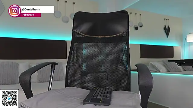 Snapshot of DanteeStone chatting on 02.21.26 DanteeStone online show from 02.21.26