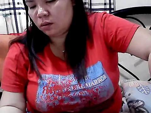Snapshot of HornyPussie69 chatting on 04.20.26 HornyPussie69 online show from 04.20.26