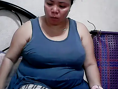 Snapshot of HornyPussie69 chatting on 06.02.26 HornyPussie69 online show from 06.02.26