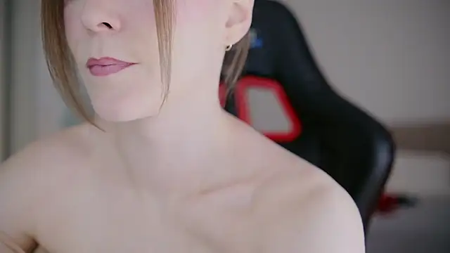 Snapshot of WowHelloAlice chatting on 02.19.26 WowHelloAlice online show from 02.19.26