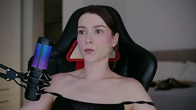 Snapshot of WowHelloAlice chatting on 03.01.26 WowHelloAlice online show from 03.01.26