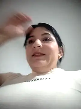 Snapshot of AllbaRose chatting on 10.04.25 AllbaRose online show from 10.04.25