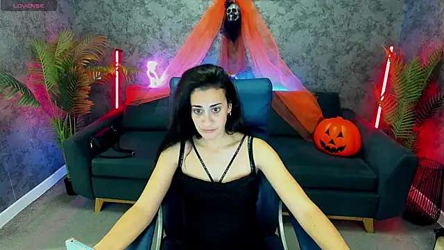 Snapshot of CherrySecrett chatting on 10.28.25 CherrySecrett online show from 10.28.25