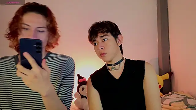 Snapshot of Darcy_and_Stolas chatting on 10.05.25 Darcy and Stolas online show from 10.05.25