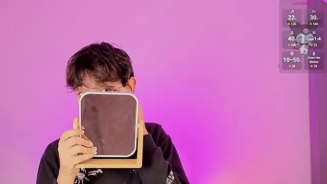 Snapshot of Darcy_and_Stolas chatting on 10.15.25 Darcy and Stolas online show from 10.15.25