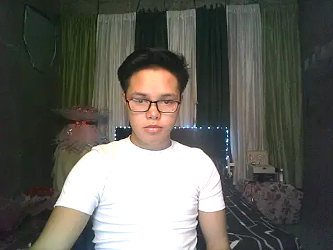 Snapshot of hot_babyboy26 chatting on 03.18.26 hot babyboy26 online show from 03.18.26