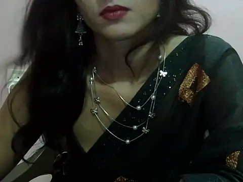 Snapshot of Laila_Cute chatting on 06.20.26 Laila Cute online show from 06.20.26